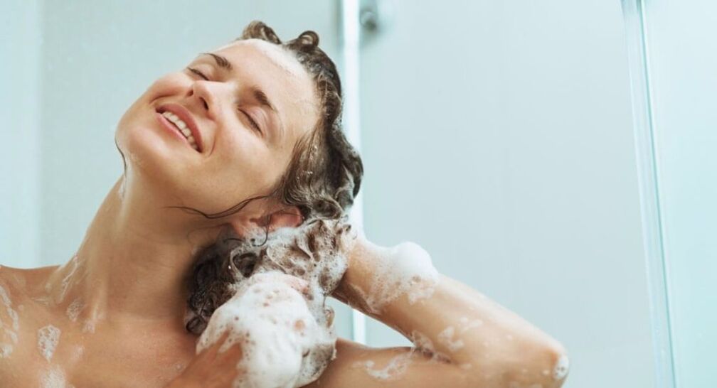 Shampoo per il restauro dei capelli