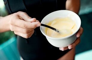 L'uso di shampoo fatto in casa può ripristinare i capelli danneggiati