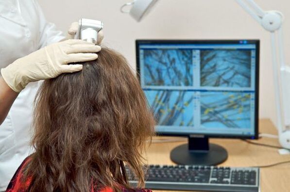 Esecuzione di tricoscopia diagnostica